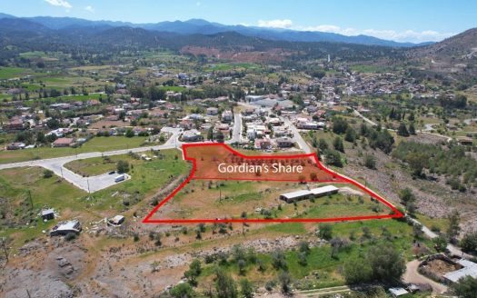 Shared residential field in Mitsero, Nicosia