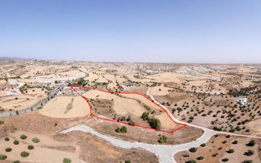 Shared residential field in Analiontas, Nicosia