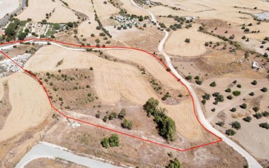 Shared residential field in Analiontas, Nicosia