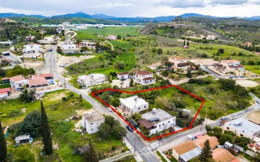 Shared residential field in Dali, Nicosia