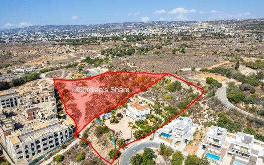 Shared residential field in Geroskipou, Paphos