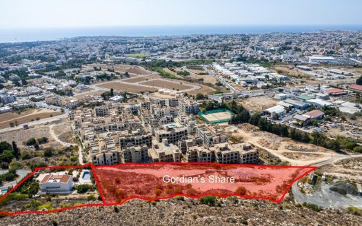 Shared residential field in Geroskipou, Paphos