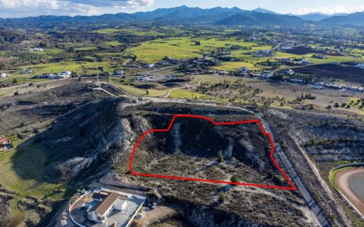 Shared residential field in Arediou, Nicosia