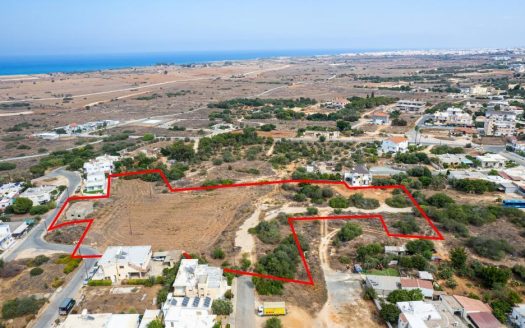Shared residential field in Deryneia, Famagusta
