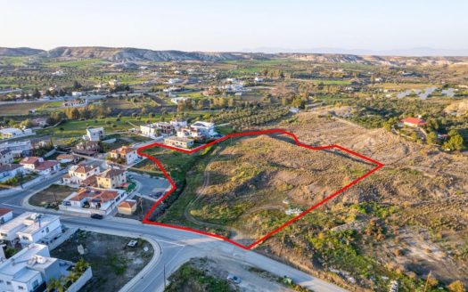 Shared residential field in Analiontas, Nicosia