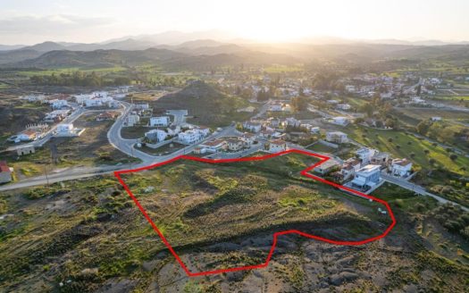 Shared residential field in Analiontas, Nicosia