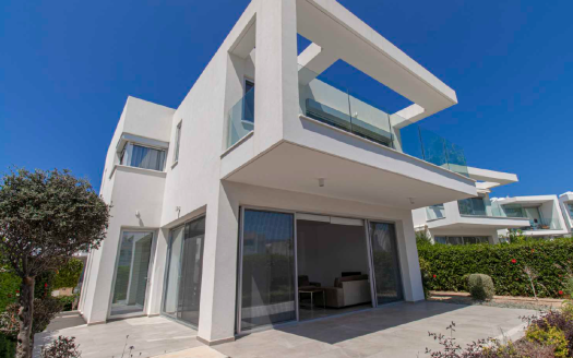 Paphos Property Four Bedroom Villa in a Gated Complex