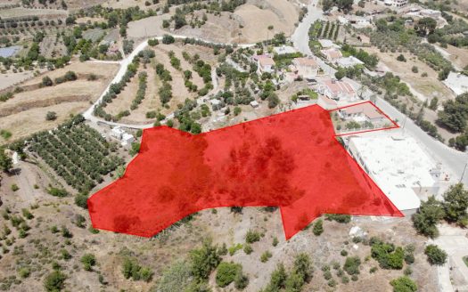 Shared residential field in Agia Marina Xyliatou, Nicosia