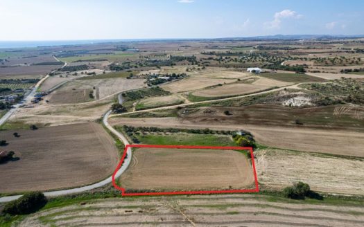 Residential field in Tersefanou, Larnaca