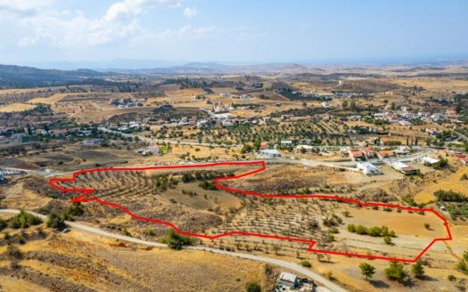 Residential field in Nikitari, Nicosia