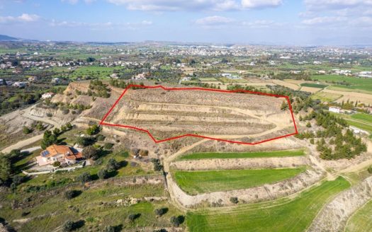 Residential field in Pera, Nicosia