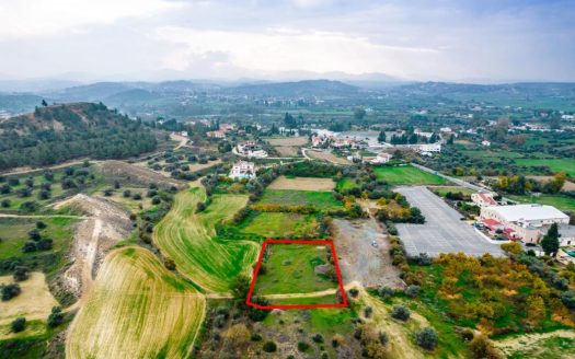 Residential field in Pera, Nicosia