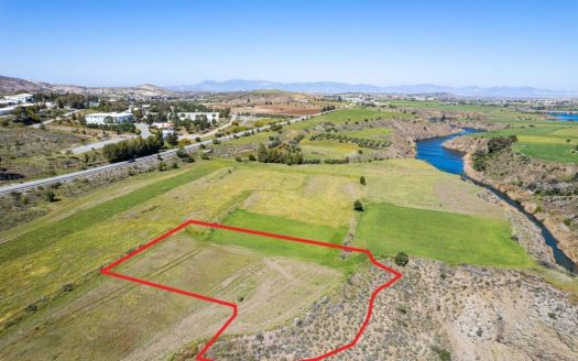 Field in Kalo Chorio Oreinis, Nicosia