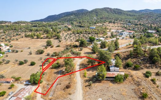 Residential field in Lythrodontas, Nicosia