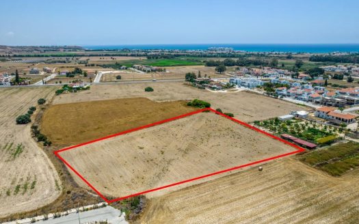 Shared residential field in Pyla, Larnaca