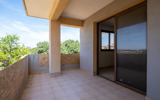 Incomplete 3 bedroom apartment in Polemidia, Limassol