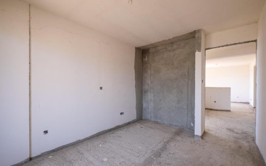 Incomplete 2 bedroom apartment in Polemidia, Limassol