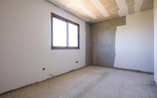 Incomplete 2 bedroom apartment in Polemidia, Limassol