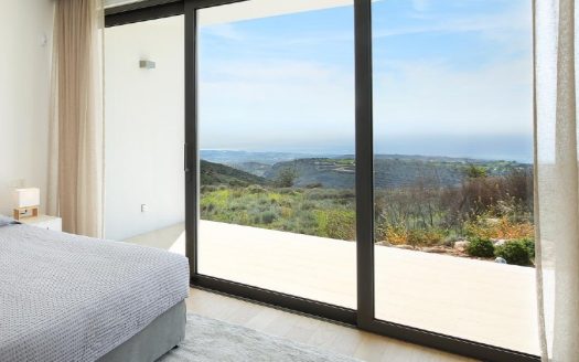 Paphos Property Luxury Four Bedroom Villa in Golf Resort